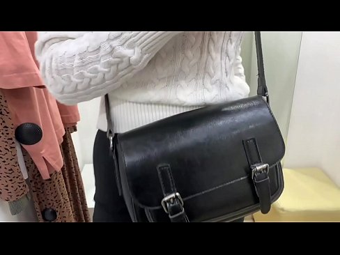 ❤️ فِيٽنگ روم ۾ ڊِلڊو سان نوجوان ڪچي FeralBerry جي عوامي مشت زني تي sd.pornjk.ru